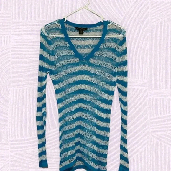 Tommy Bahama size M blue and white open weave cover up/lightweight sweater EUC - Picture 2 of 7
